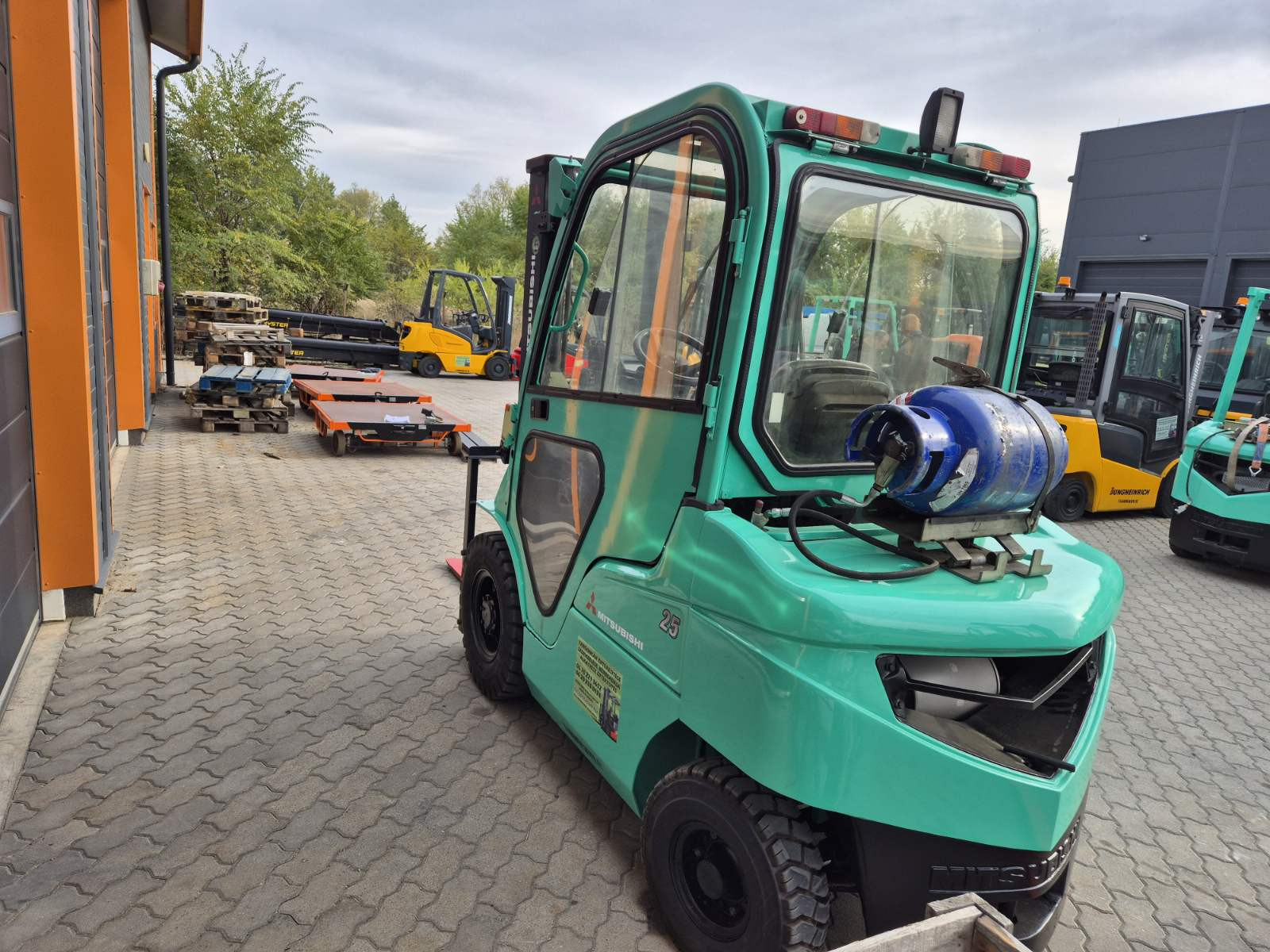 Mitsubishi FG 25N