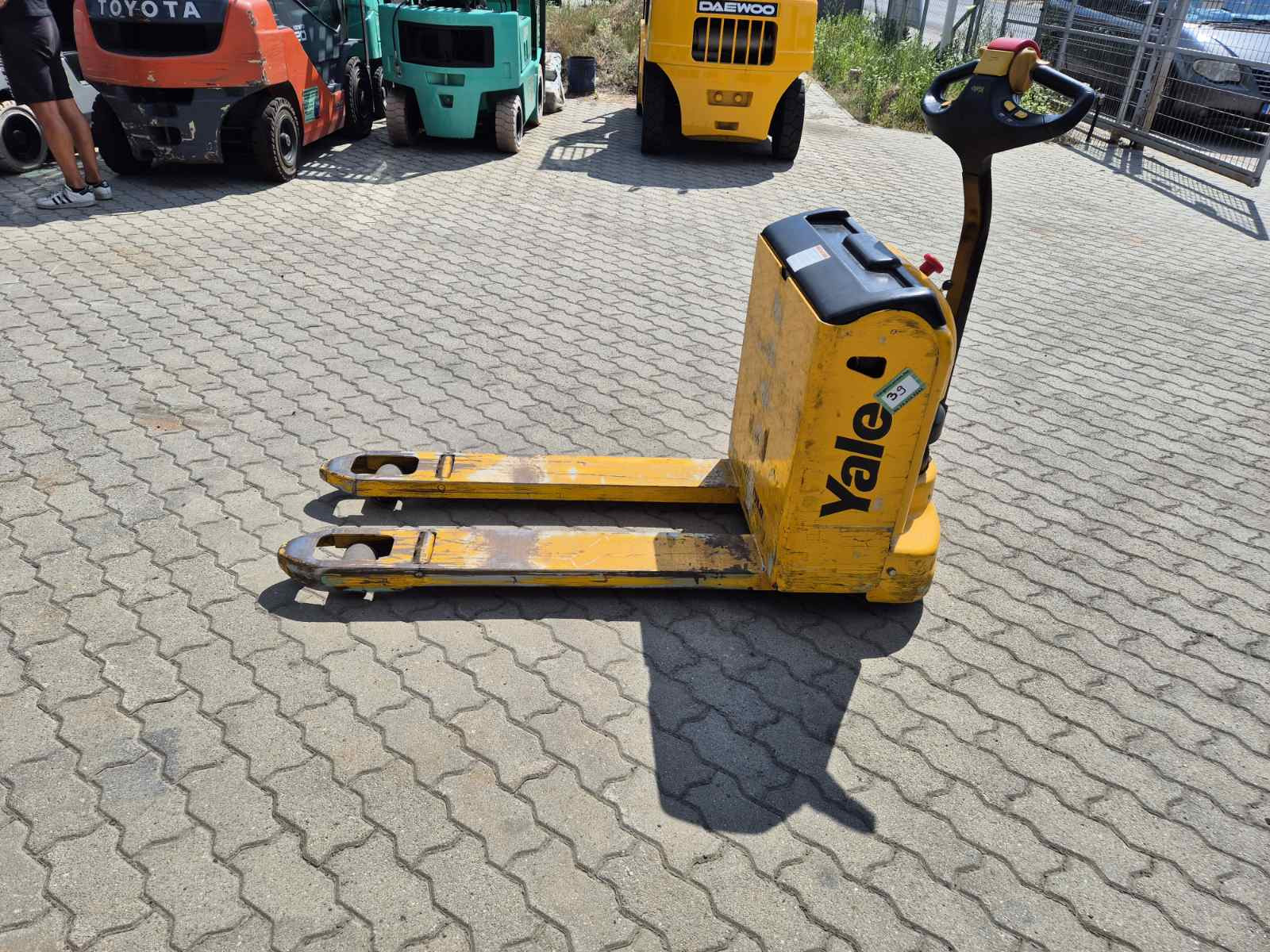 Yale MP 16