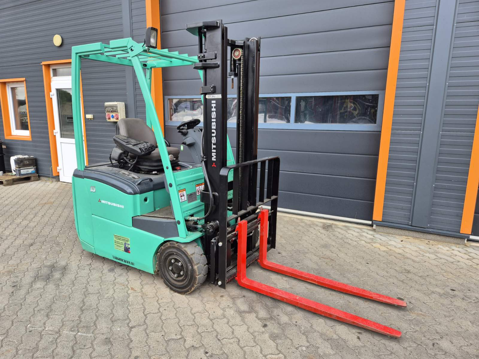 Mitsubishi FB13PNT